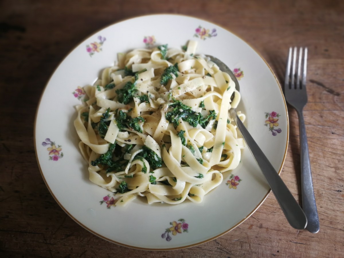 Tagliatelle mit Brennessel-Sahne-Soße